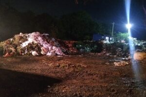 Secretaria de Obras faz rescaldo ecoponto que pegou fogo em Limeira