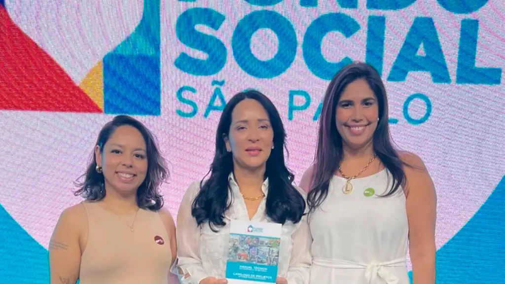 Primeira-dama e presidente do Fundo Social de Limeira, Luciana Félix, esteve presente no encontro