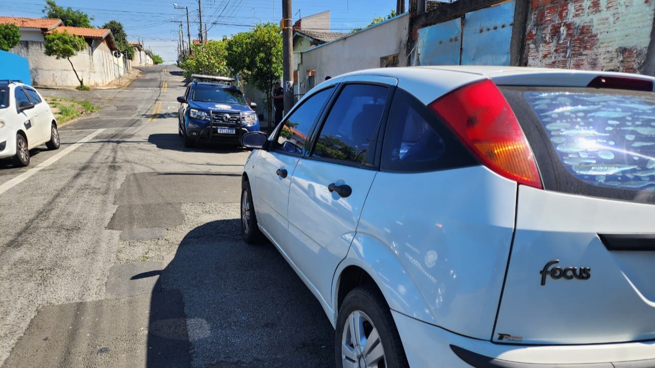Veículo roubado é localizado pela GCM no bairro Vista Alegre, em Limeira