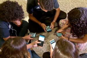 Volta às aulas sem celular: saiba como vai funcionar a nova lei