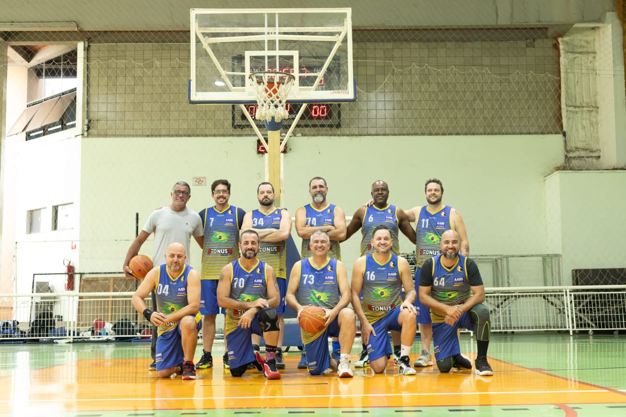 AABB Limeira conquista terceiro lugar no Torneio de Verão de Basquete Máster