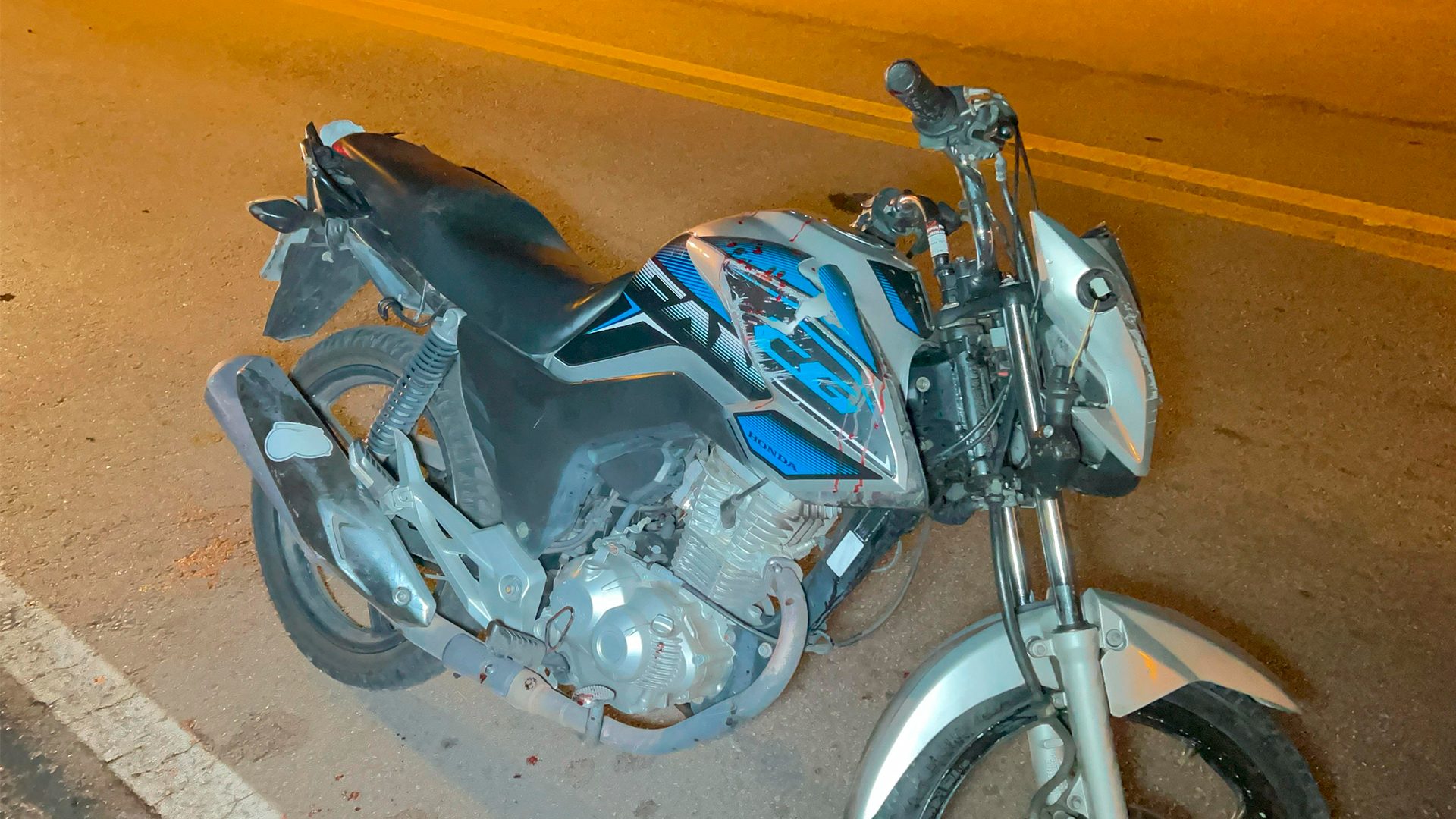 Acidente entre carro e moto deixa dois feridos na Marginal Tatu, em Limeira
