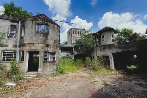 Conheça como é por dentro do castelo de José Rico