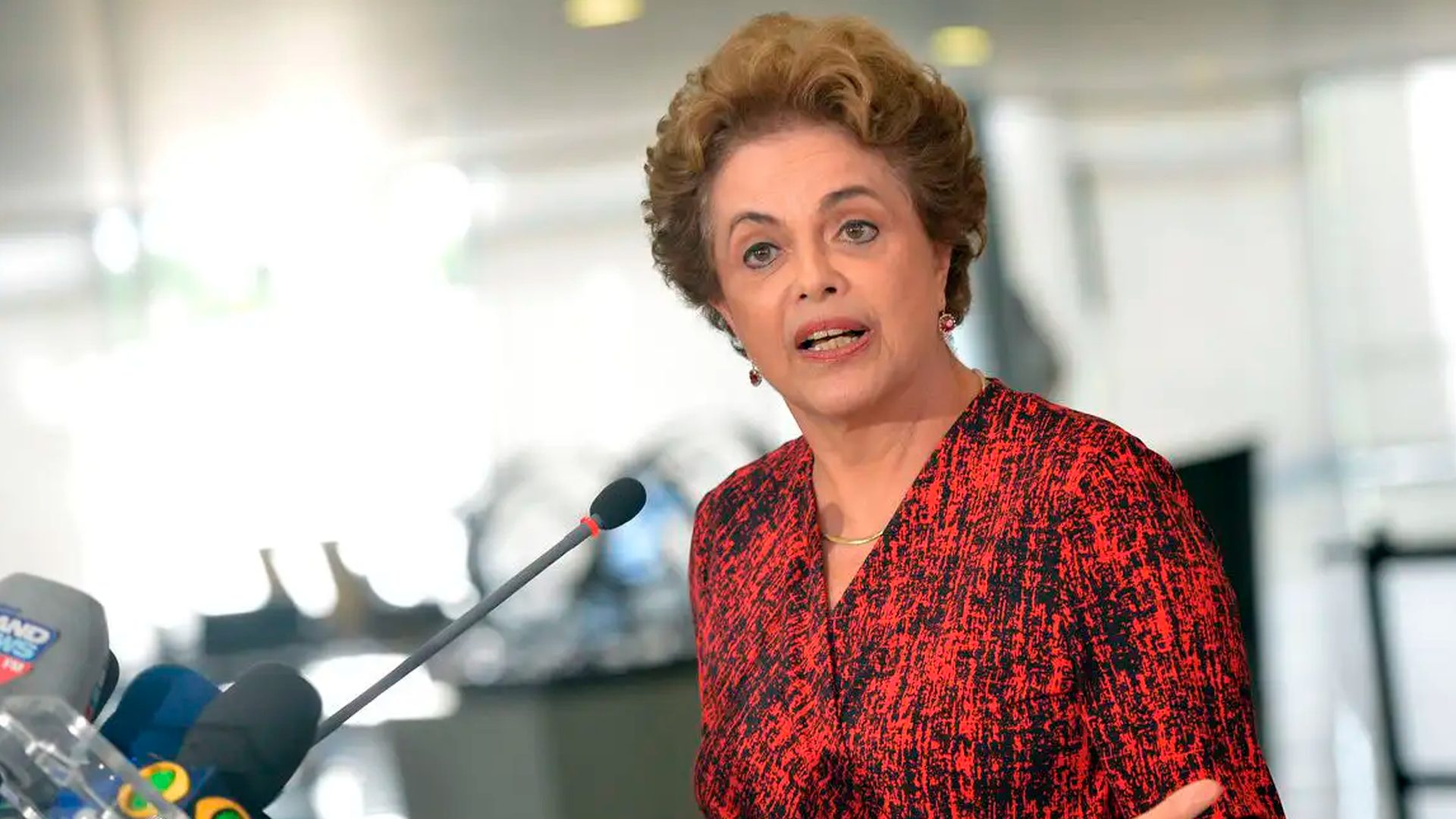Dilma continua à frente do Banco do Brics por mais 5 anos