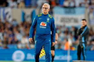 Dorival Júnior é demitido da Seleção Brasileira