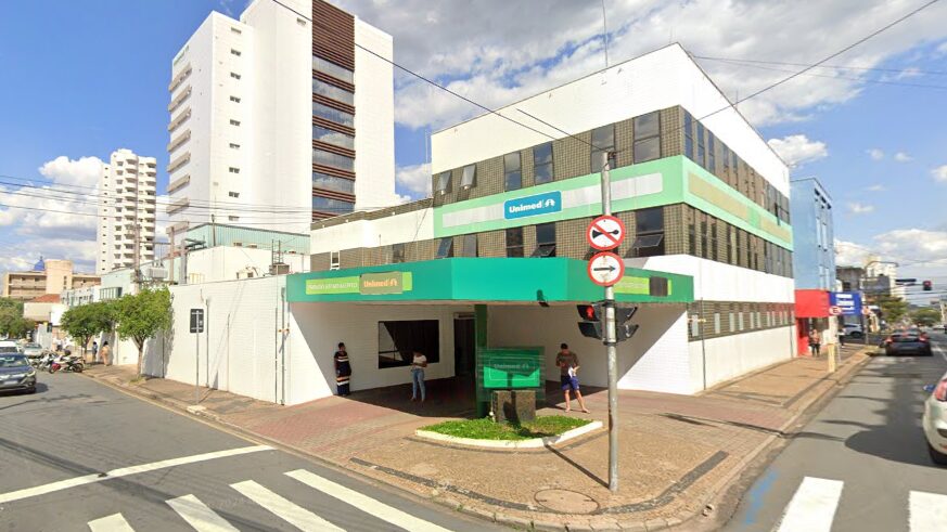 Idoso morre após sofrer queda da própria altura, em Limeira