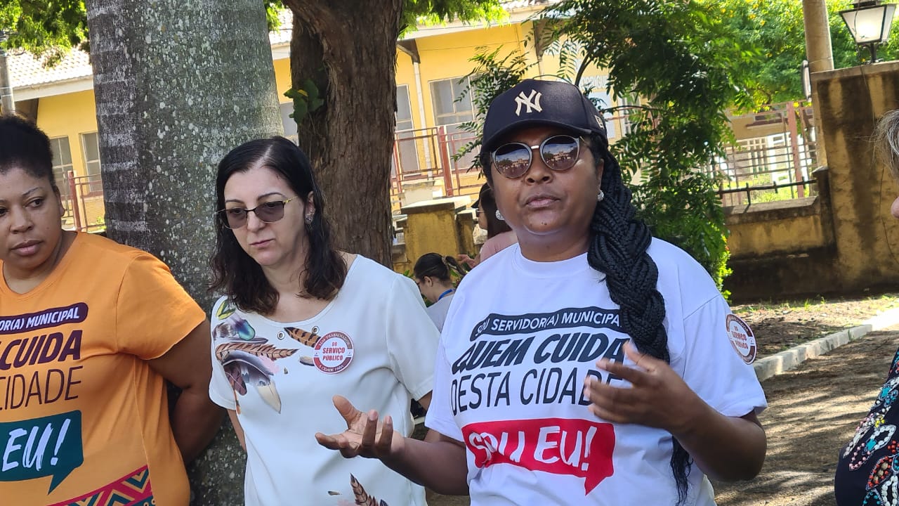 Greve dos servidores continua no Paço Municipal sem previsão de reunião com a prefeitura