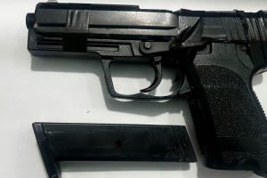 Homem é detido após ameaçar cunhado com arma falsa em Limeira