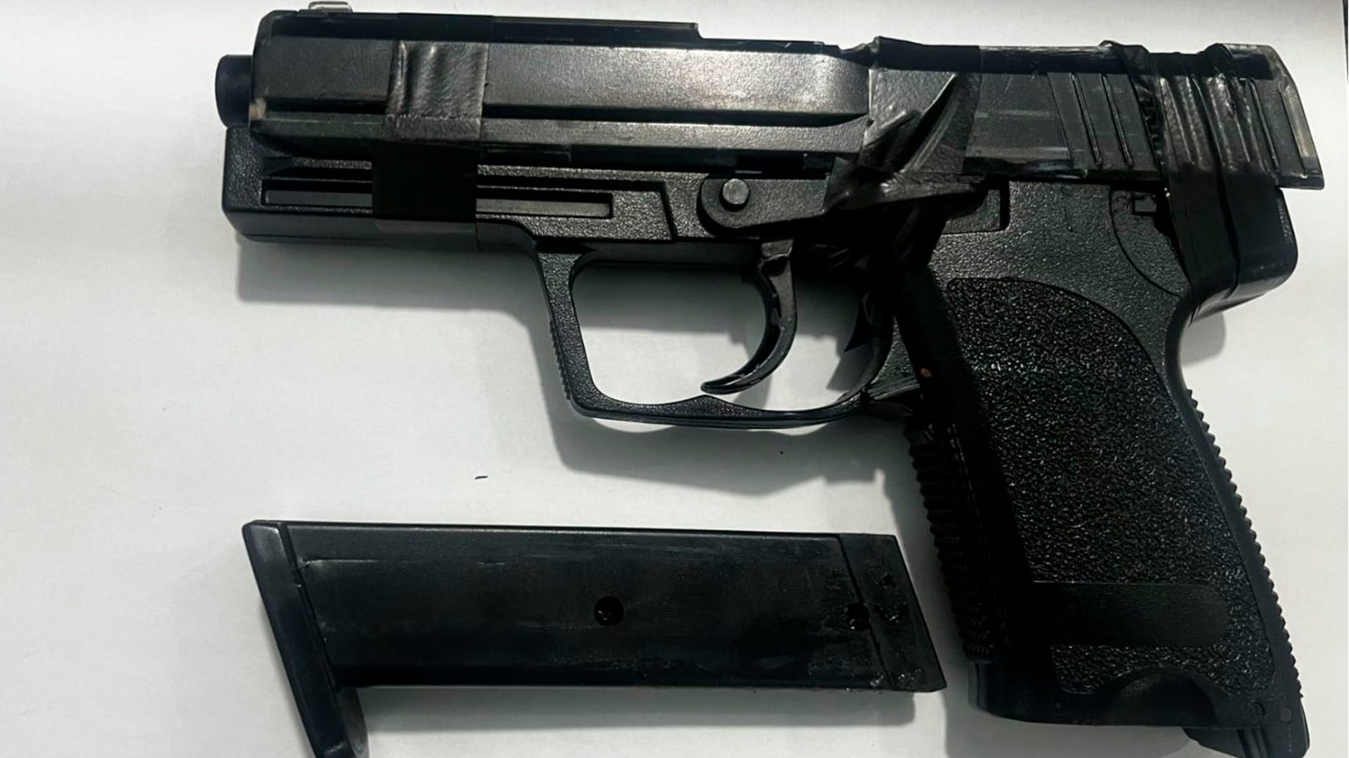 Homem é detido após ameaçar cunhado com arma falsa em Limeira