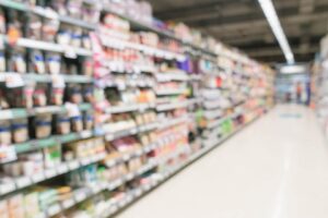 Homem é preso após furtar cosméticos de mercado e ameaçar funcionário em Limeira
