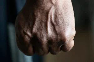 Jovem de 24 anos denuncia agressão do companheiro no Jd. Nova Europa, em Limeira