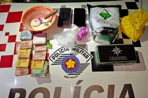 Jovens são presos por suspeita de tráfico de drogas no Jd. Morro Branco, em Limeira