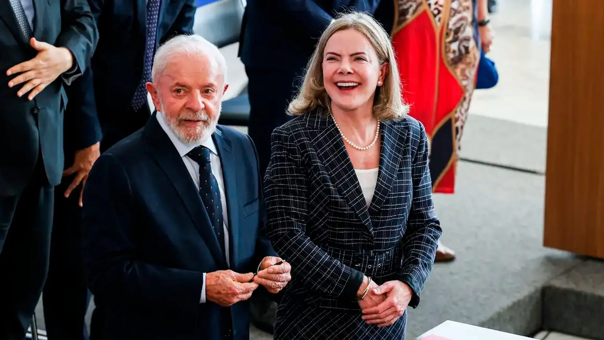 Lula diz que escolheu mulher bonita para melhorar relação com o Congresso