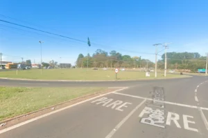 Motociclista com suspeita de embriaguez bate em veículo no Anel Viário, em Limeira
