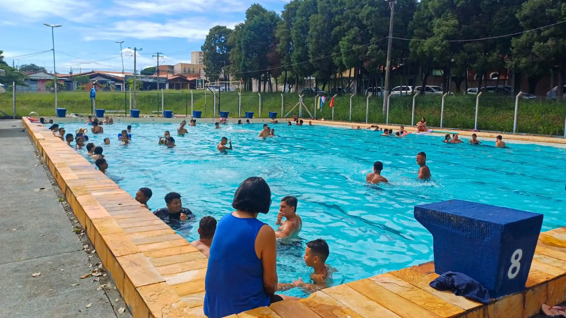 Piscinas de Centros Esportivos garantem lazer neste fim de semana