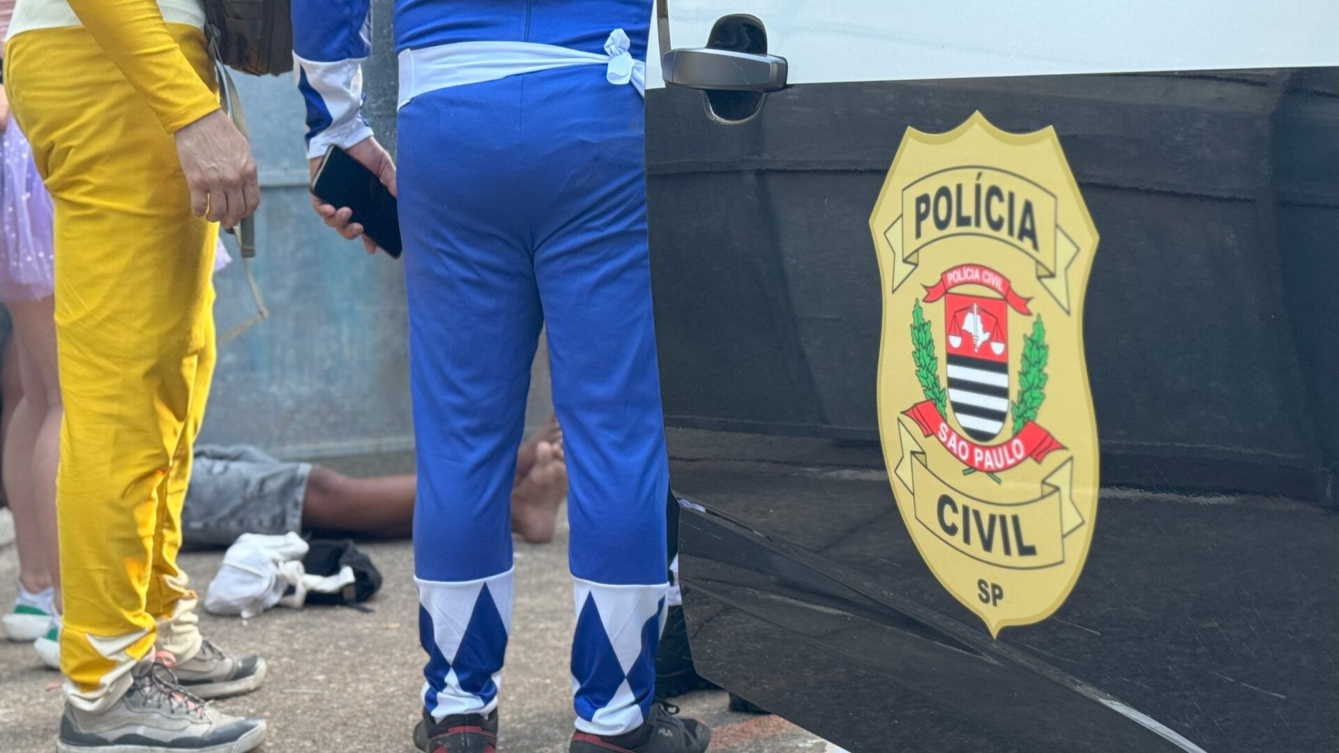 Policiais fantasiados prendem 3 e recuperam 11 celulares em São Paulo