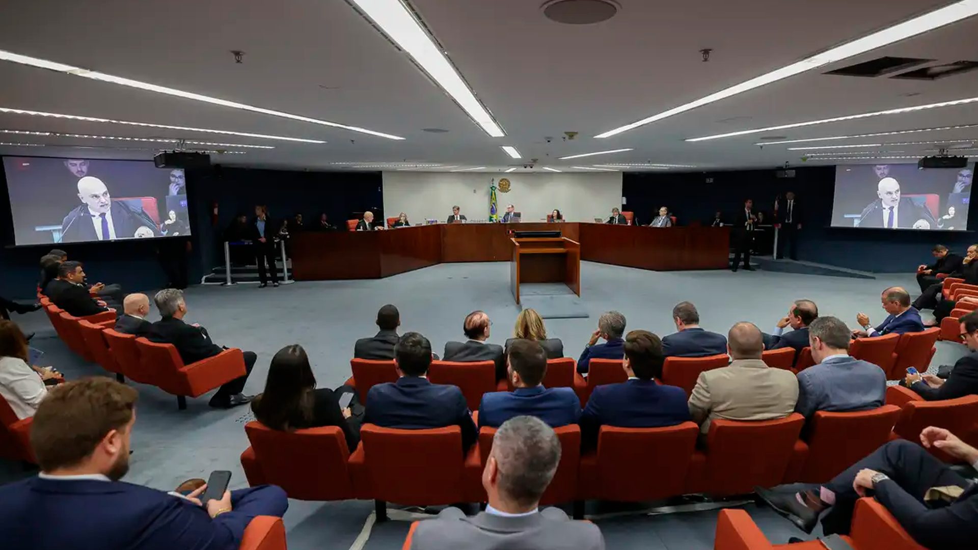 Por unanimidade, turma do STF torna Bolsonaro e mais 7 réus por tentativa de golpe