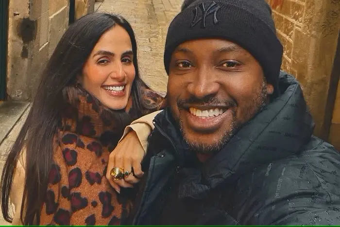 Thiaguinho e Carol Peixinho anunciam gravidez