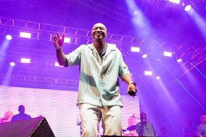Thiaguinho traz muita simpatia na 3ª noite do Limeira Rodeo Music 2025