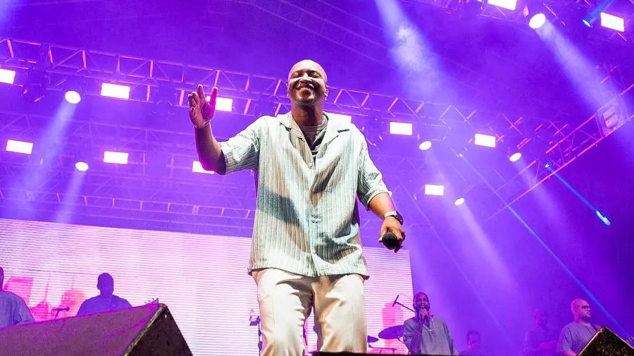 Thiaguinho traz muita simpatia na 3ª noite do Limeira Rodeo Music 2025