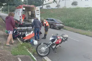 Acidente entre carro e moto é registrado na Av. Lauro Corrêa, em Limeira 