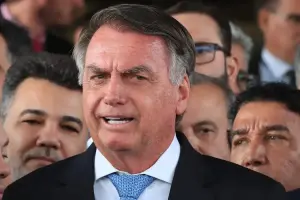 Após atendimento em Natal, Bolsonaro é transferido para Brasília