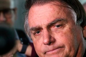 Após cirurgia, Bolsonaro segue na UTI sem previsão de alta