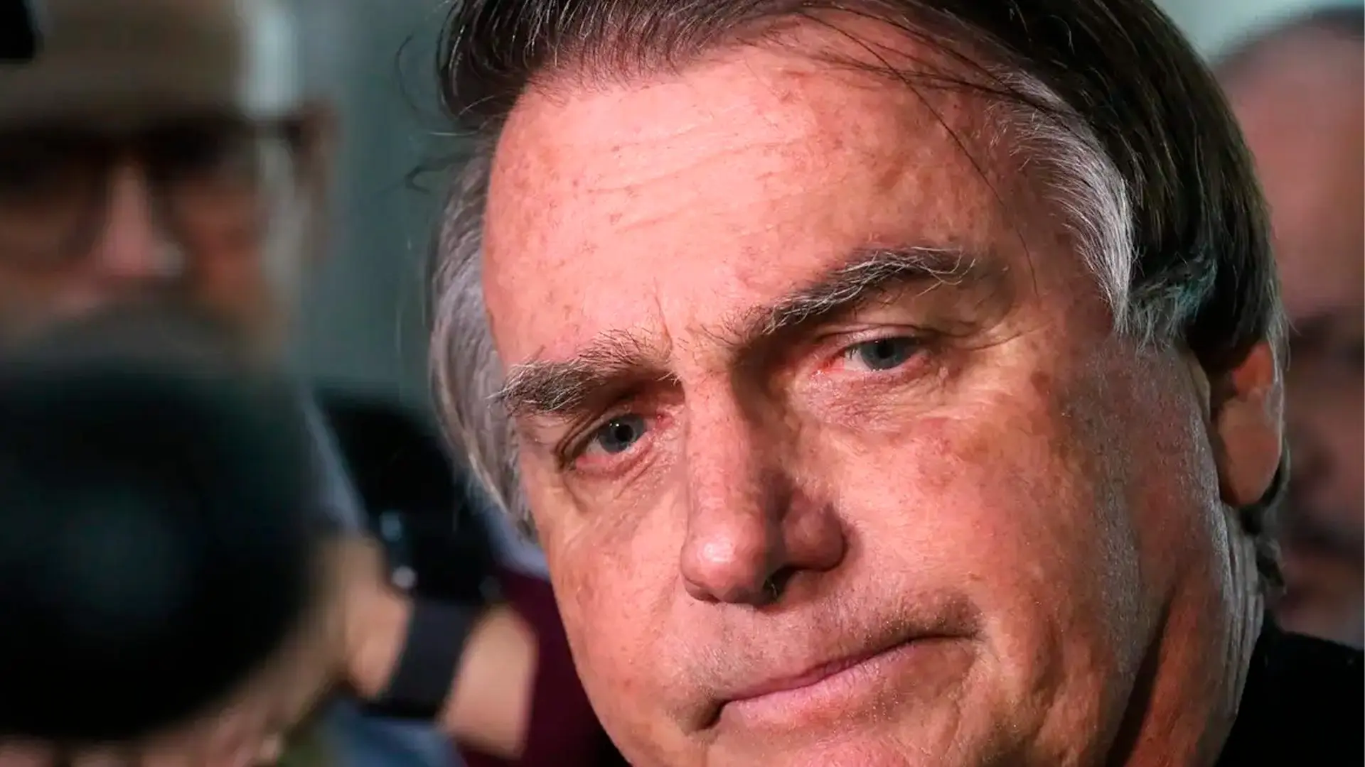 Após cirurgia, Bolsonaro segue na UTI sem previsão de alta