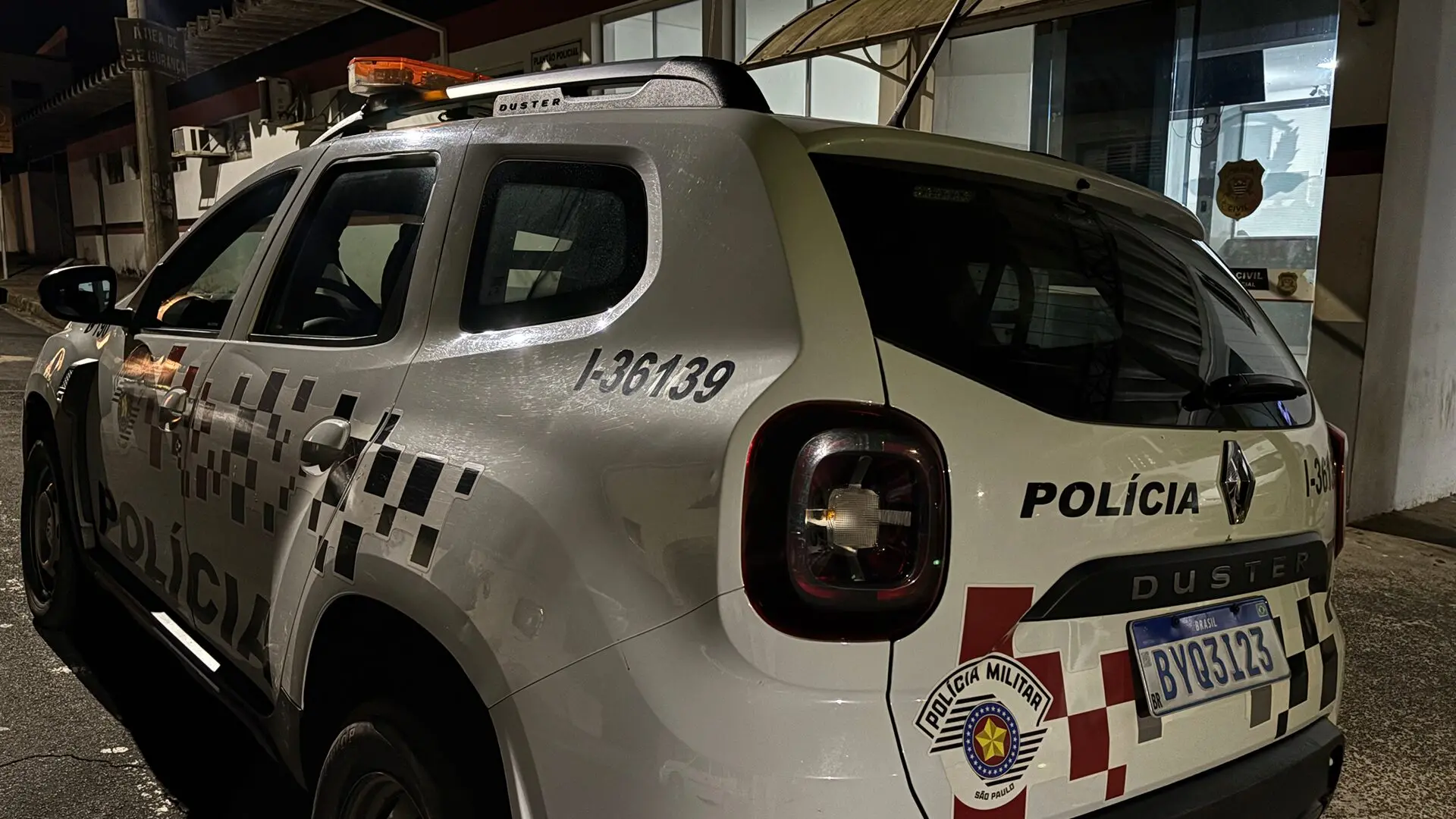 Caminhoneiro é feito refém por 3 horas durante assalto em Limeira