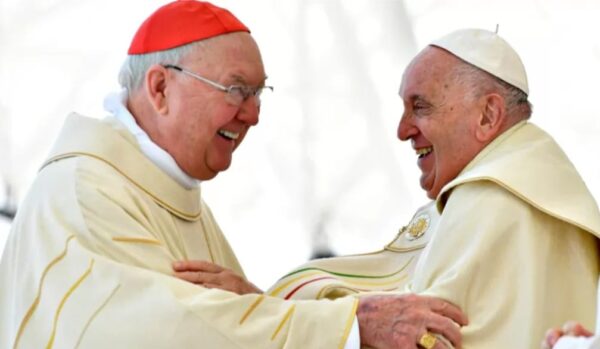 Cardeal Camerlengo assume governo interino do Vaticano após morte do Papa Francisco