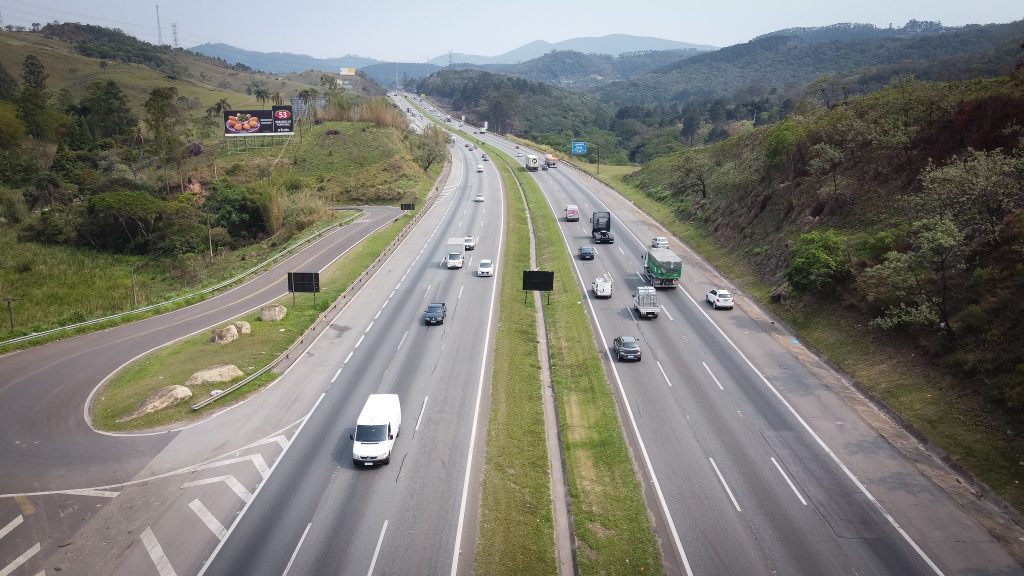Cerca de 5 milhões de veículos devem circular pelas rodovias durante os feriados de Páscoa e Tiradentes