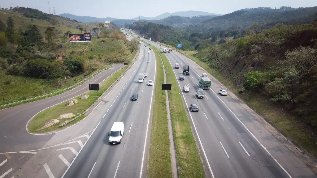 Cerca de 5 milhões de veículos devem circular pelas rodovias durante os feriados de Páscoa e Tiradentes