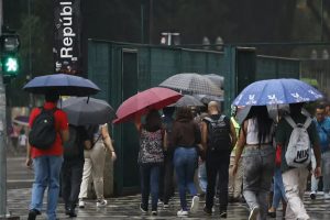 Chuva de sábado em cidades paulistas supera o previsto para todo o mês