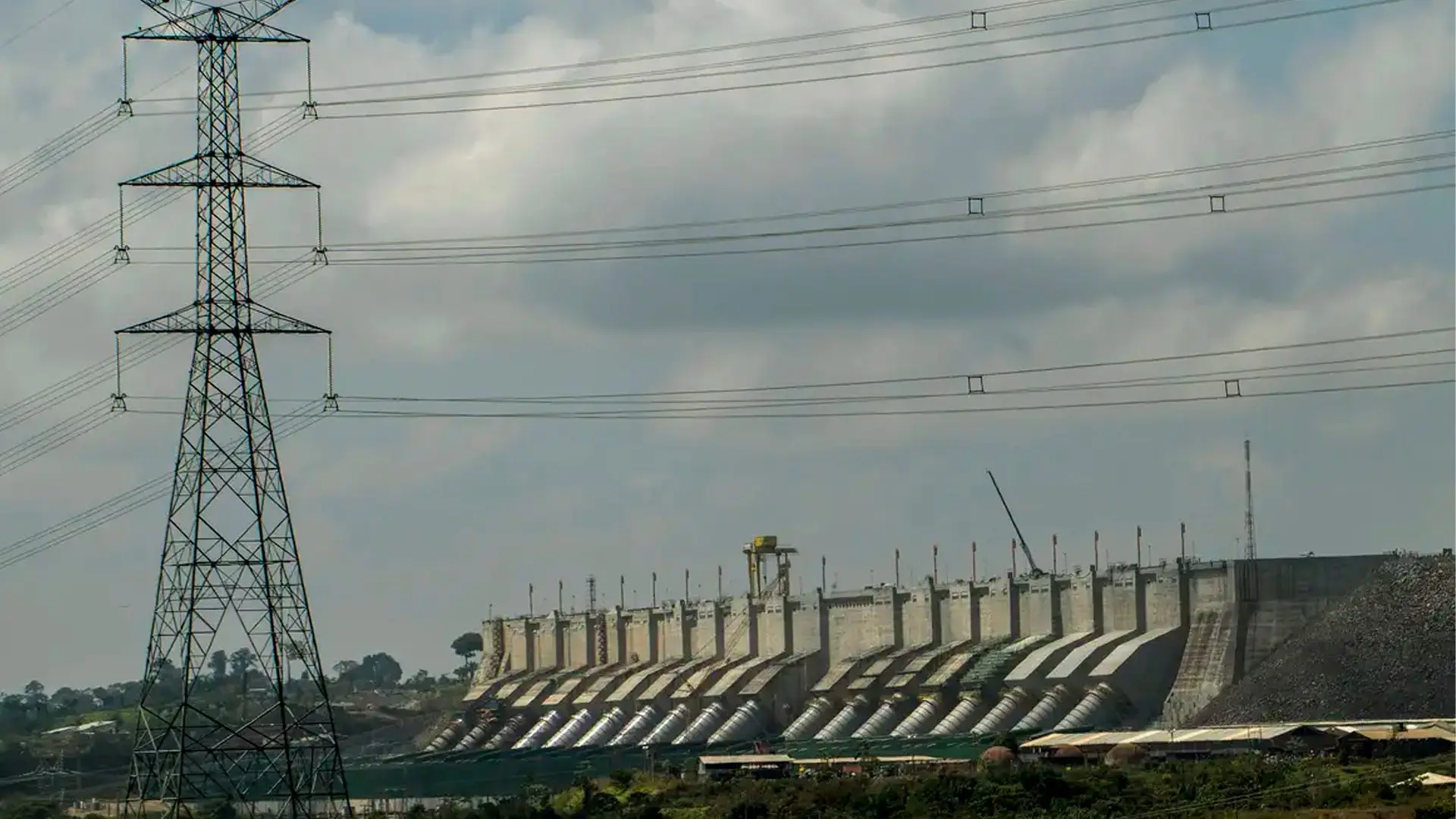 Conta de luz terá bandeira amarela em maio e ficará mais cara