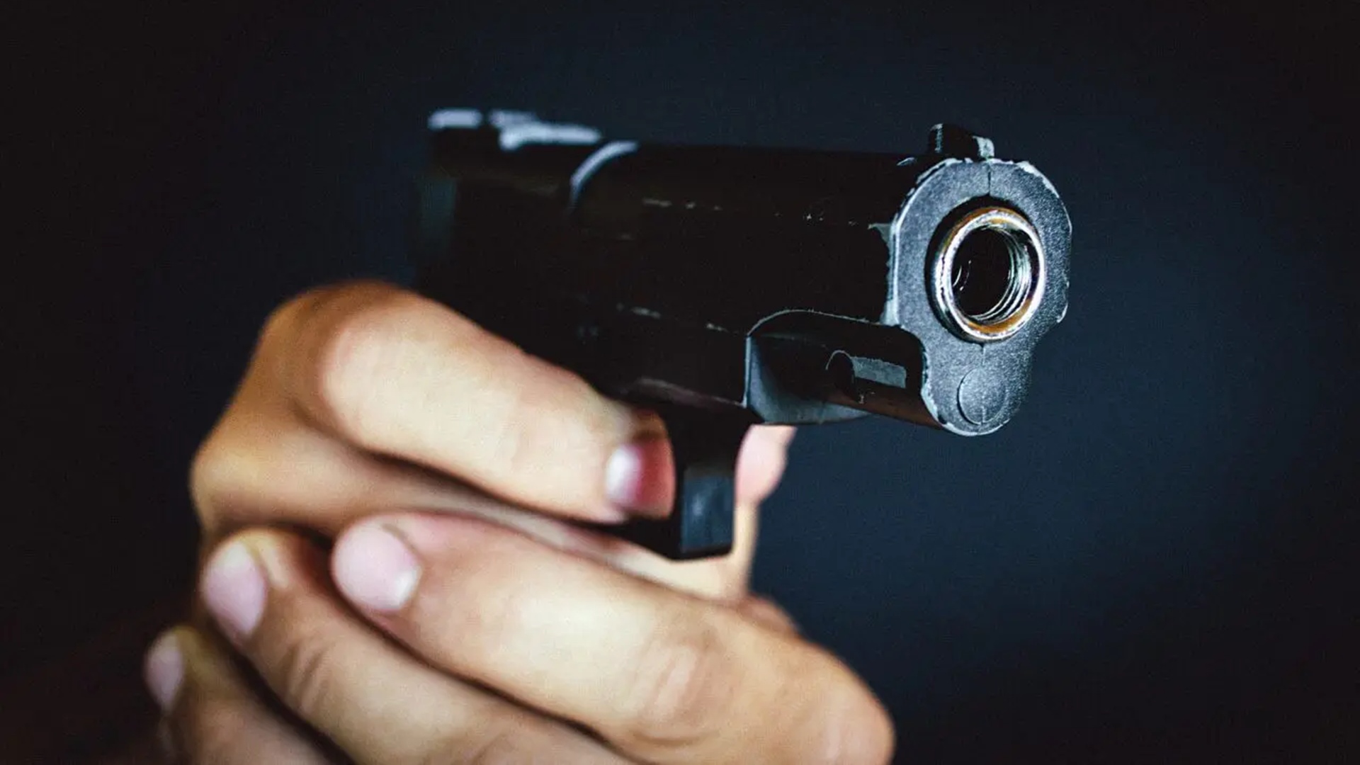 Criminosos assaltam madeireira e atiram em caseiro em Limeira