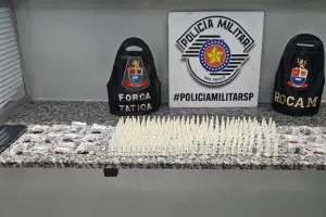 Dois jovens são presos por tráfico de drogas após perseguição policial em Limeira