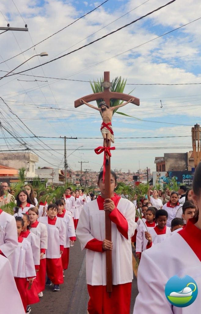 Domingo de Ramos emociona fiéis na Paróquia Menino Jesus, em Limeira 1