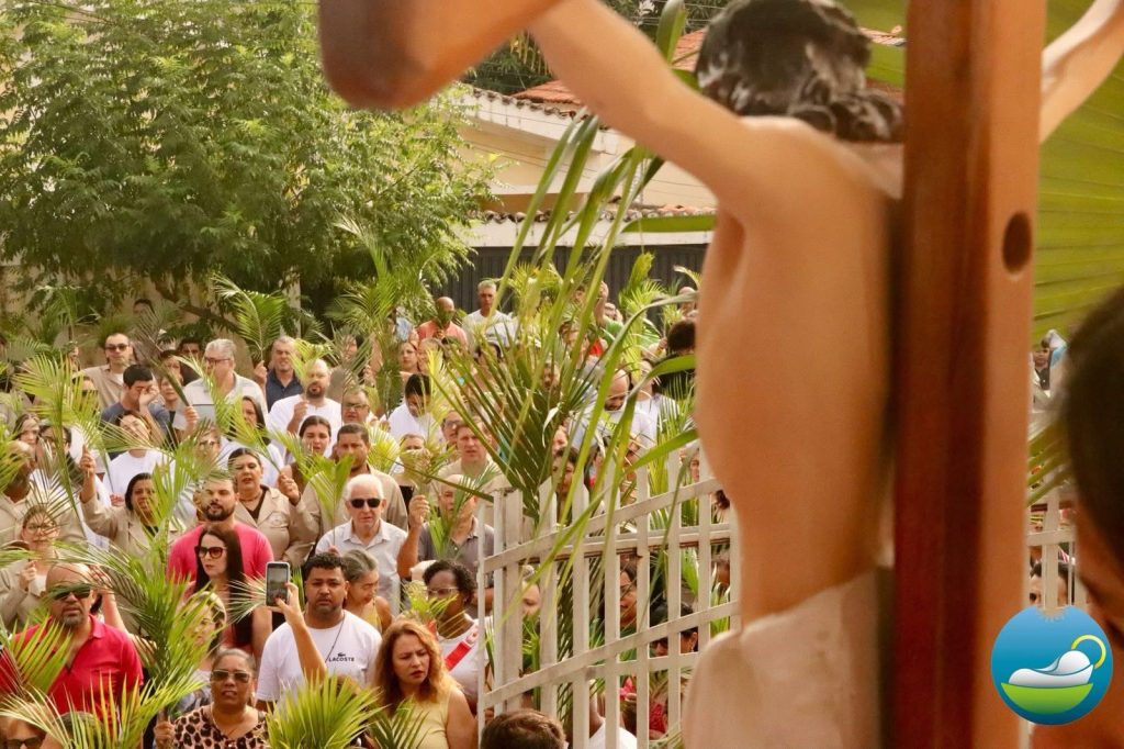 Domingo de Ramos emociona fiéis na Paróquia Menino Jesus, em Limeira 7