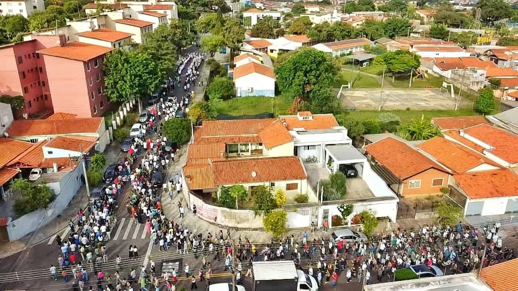 Domingo de Ramos emociona fiéis na Paróquia Menino Jesus, em Limeira 8