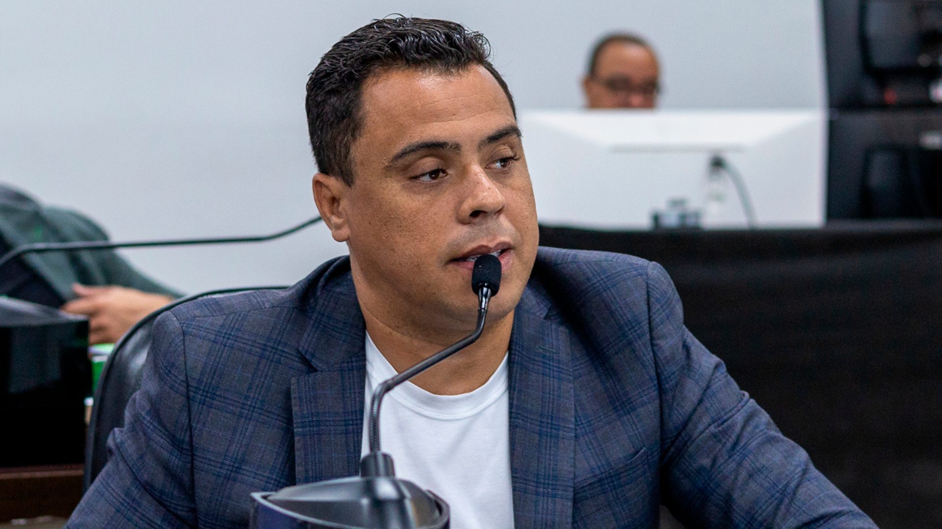 Elias Barbosa propõe medidas de incentivo à contratação de MEIs e microempresas