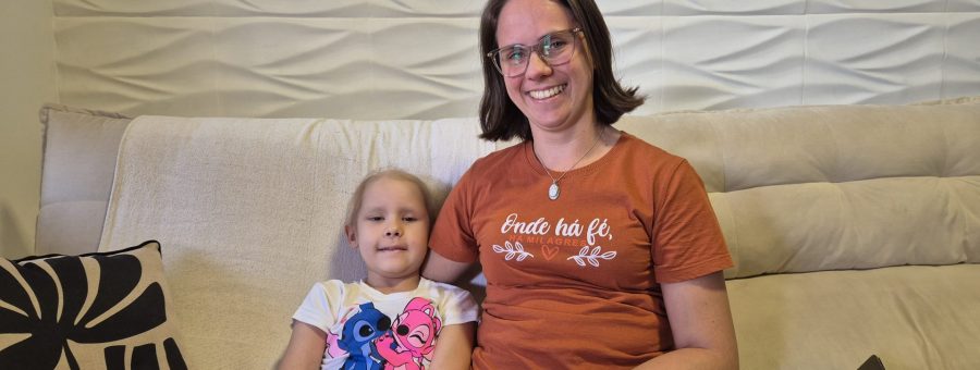 Emocionante menina Elisa vence luta contra o câncer (1)