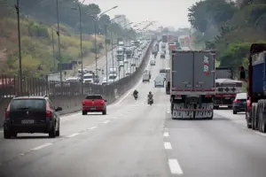 Feriado do Dia do Trabalhador deve movimentar 3,9 milhões de veículos