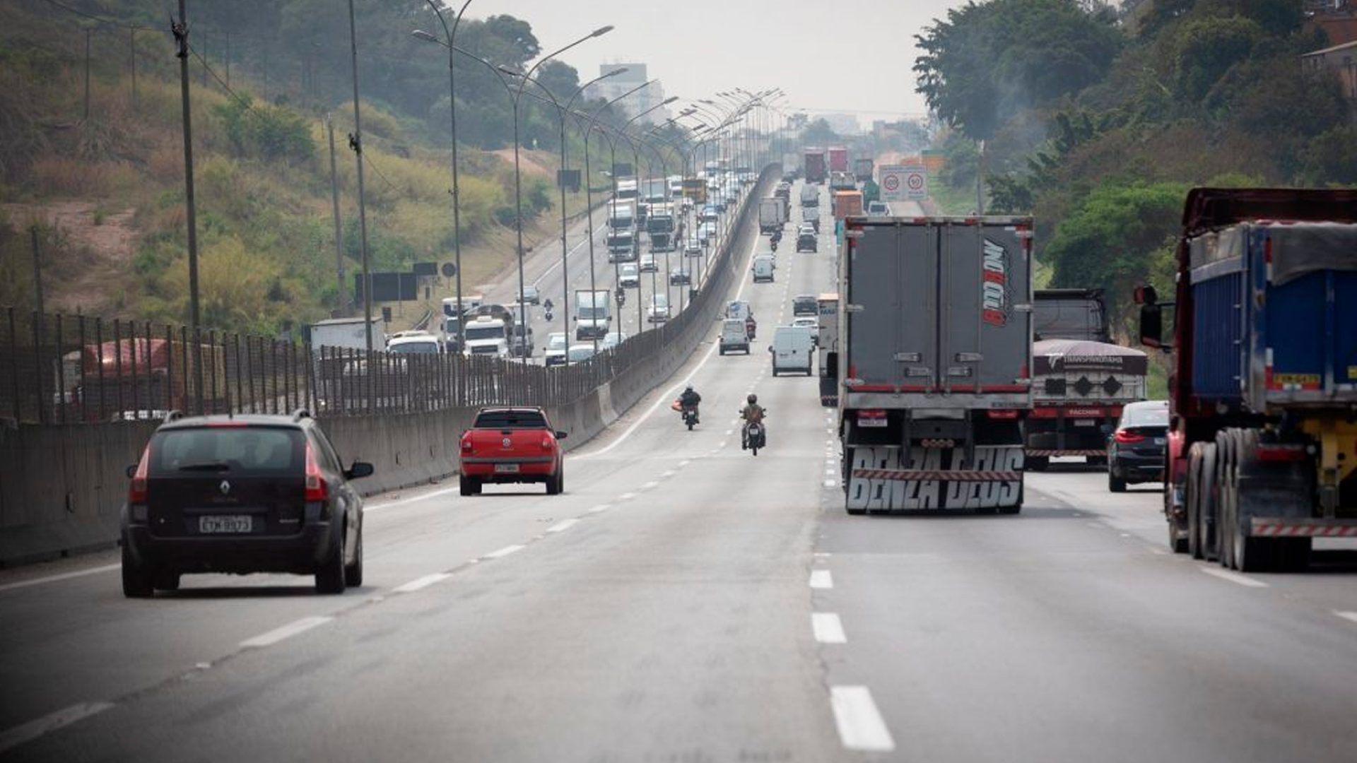 Feriado do Dia do Trabalhador deve movimentar 3,9 milhões de veículos