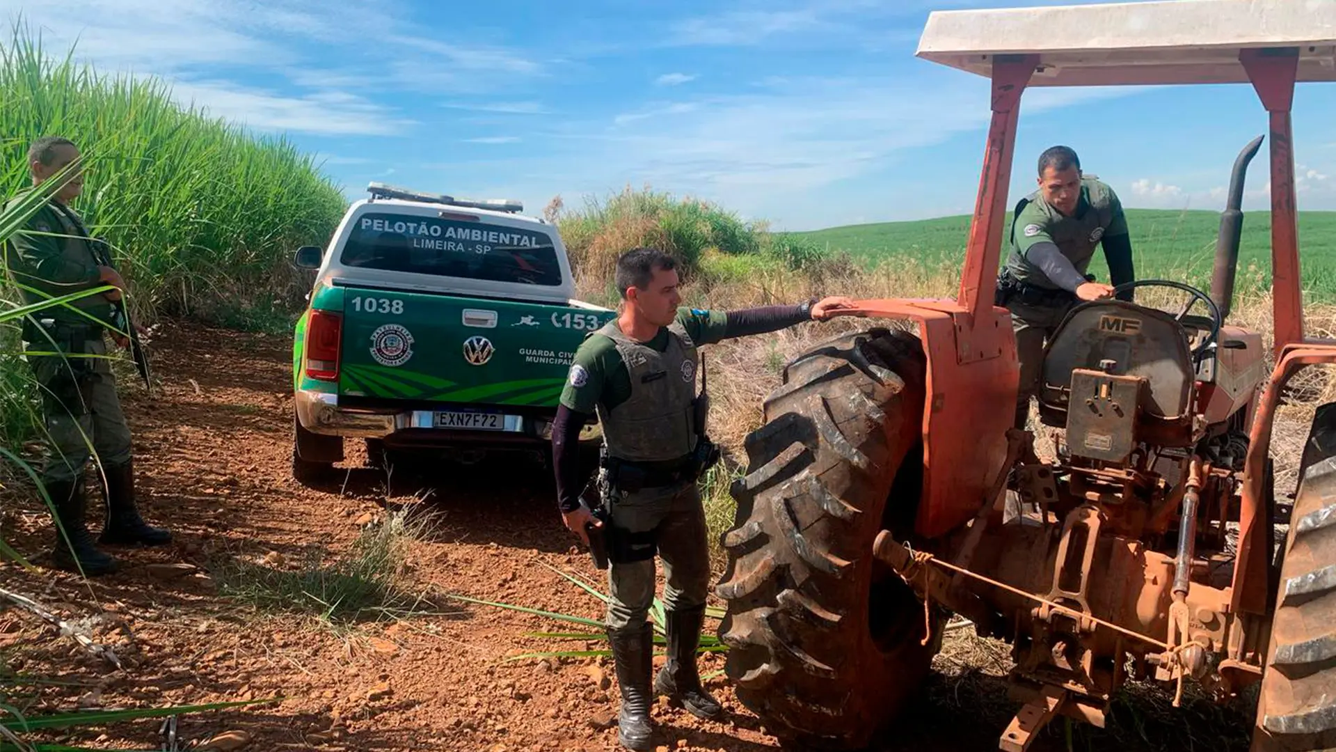 GCM de Limeira recupera trator furtado em área rural