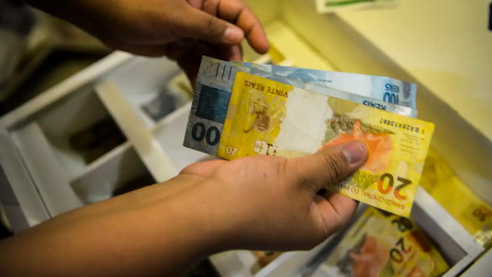 Governo propõe salário mínimo de R$ 1.630 em 2026