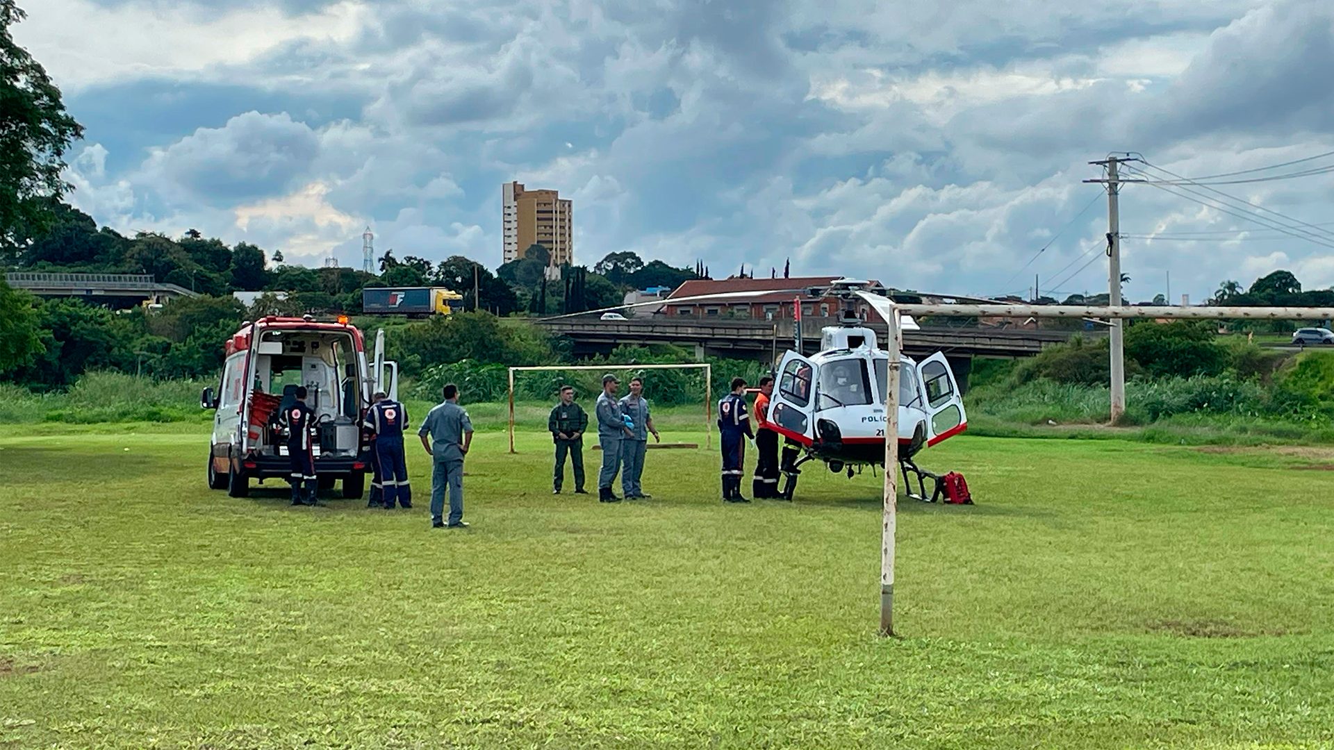 Homem perde perna e braço após ser atropelado por trem em Cordeirópolis