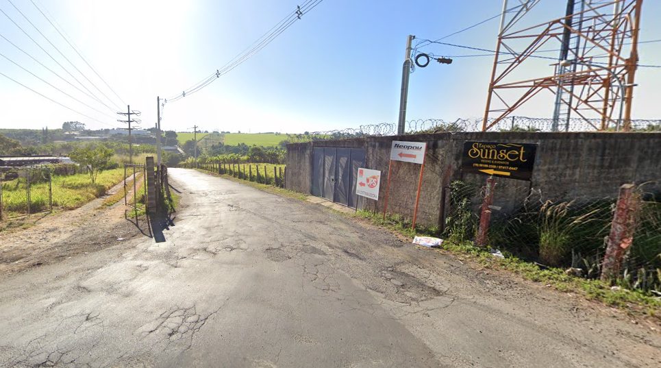 Homens são chamados de macacos enquanto trabalhavam no Bairro dos Pires, em Limeira