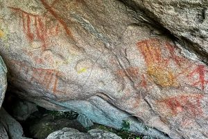 Instituições se unem para desvendar pinturas rupestres em Itatiaia