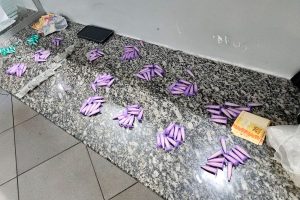 Irmãos são presos por tráfico de drogas em Limeira