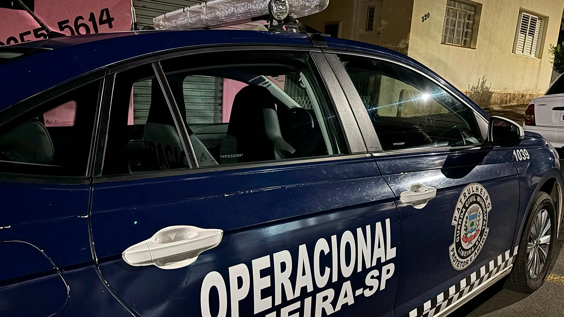Jovem é pega fumando maconha no Bosque Maria Thereza e ofende GCMs